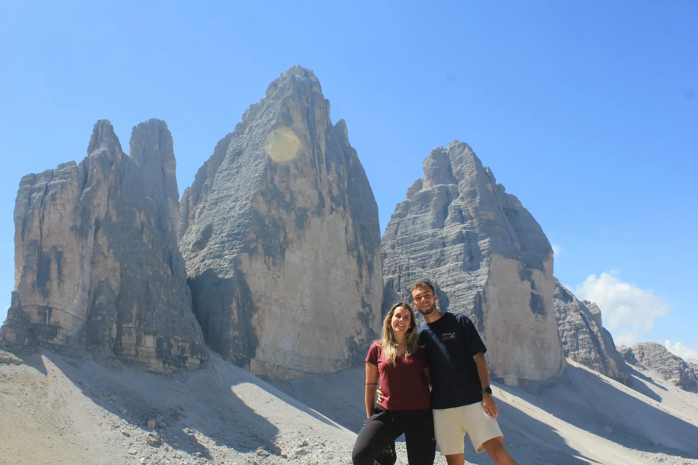 Las tres torres de las Tre Cime di Lavaredo vistas desde el sendero